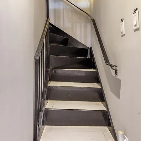 Private Bedroom With Shared Bathroom In Union Square Downtown Manhattan - Steps From The Dining & Nightlife!
