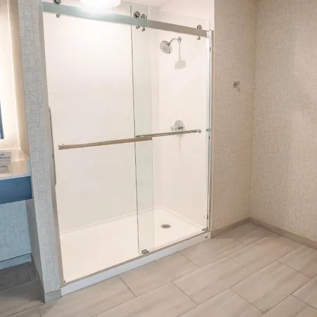 Hotel Express Long Island E - By Ihg 3*
