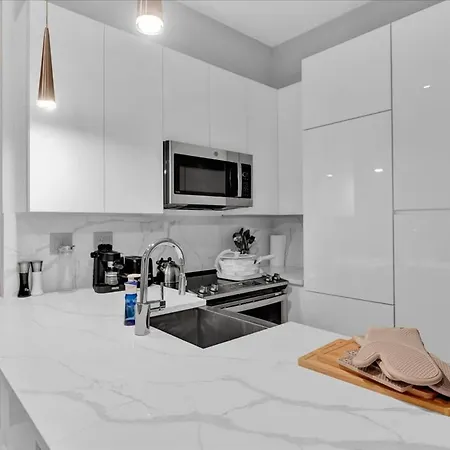 Modern West Village 1br Garden Steps To Subway *