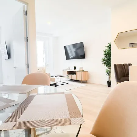 Stylish 3br Luxury Retreat In The Heart Of Fidi