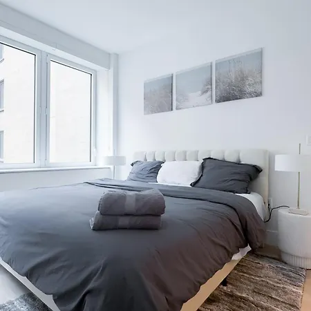 Stylish 3br Luxury Retreat In The Heart Of Fidi Apartment