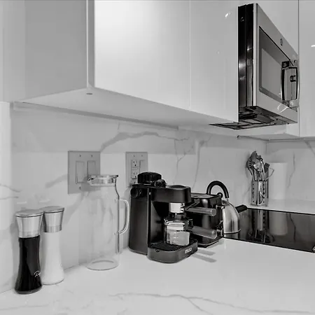 Modern West Village 1br Garden Steps To Subway