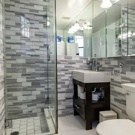 Apartment Private Bedroom With Shared Bathroom In Union Square Downtown Manhattan - Steps From The Dining & Nightlife! *