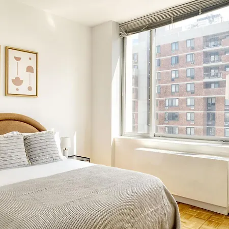 Uws 2br W Doorman Gym Nr Park Nyc-950 New York