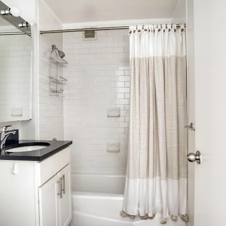 Uws 2br W Doorman Gym Nr Park Nyc-950 Apartment New York