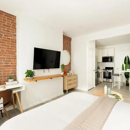 Apartment 240 East New York