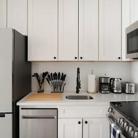 240 East New York