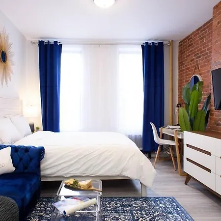 Apartment 240 East New York