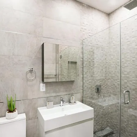 317 Ues * New York