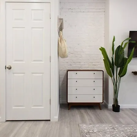 Apartment 240 East