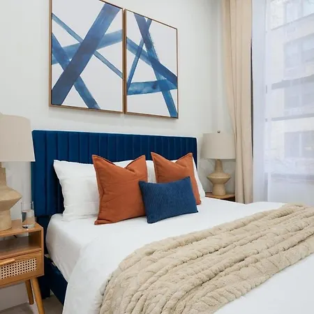 Apartment 317 Ues *