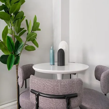 Apartment 73 West