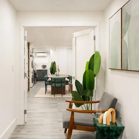 Apartment 317 Ues *
