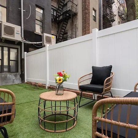 317 Ues Apartment