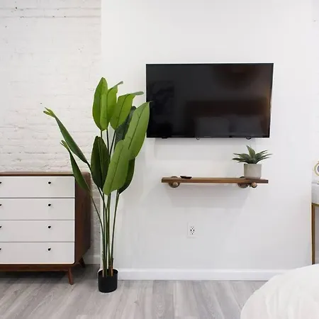 Apartment 240 East