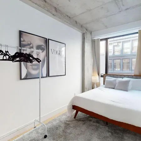 Apartment Sleek Two Bedroom In Manhattan