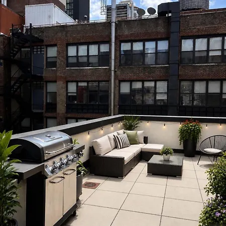 Sleek Two Bedroom In Manhattan Apartment New York