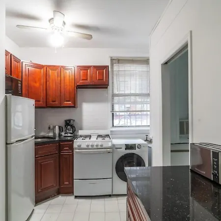 Apartment Nyc 3br Steps From Times Square & Transit *
