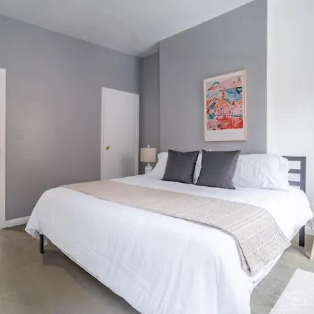 Apartment Nyc 3br Steps From Times Square & Transit New York