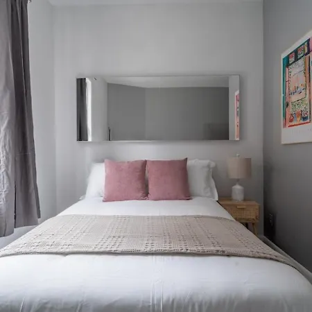 Nyc 3br Steps From Times Square & Transit