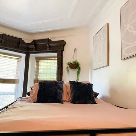 Unique Brooklyn Brownstone Bedstuy Apartment *