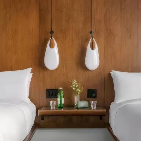 Merchant Les Hotel