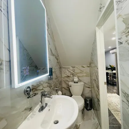 Cozy Brooklyn Dyker Heights Beautiful Guest house