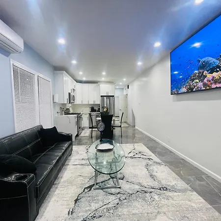 Cozy Brooklyn Dyker Heights Beautiful Guest house