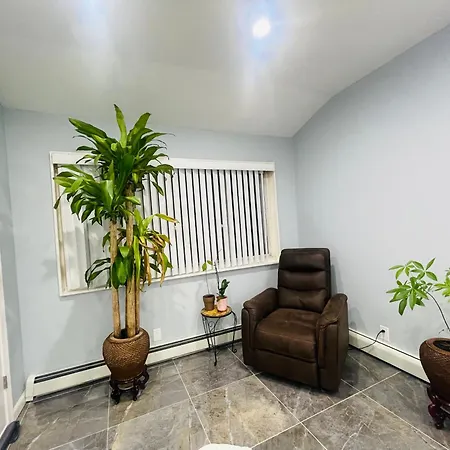 Guest house Cozy Brooklyn Dyker Heights Beautiful