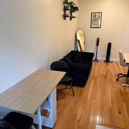 Chic Times Square 1br Entire - Private Kitchen & Bath - Hosts 4 New York