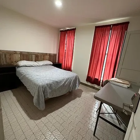Hudson Yard Hostel *
