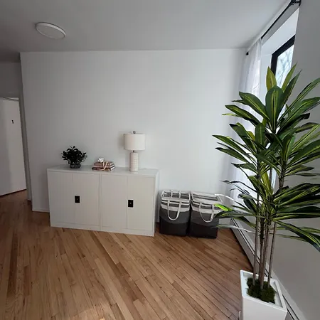 West Side Nest Guest house *
