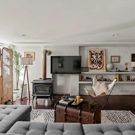 Rove Travel - Alderman Terrace - Townhome With Patio Holiday home