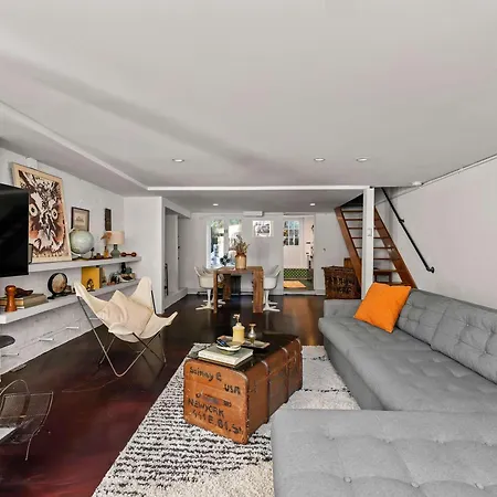 Rove Travel - Alderman Terrace - Townhome With Patio Holiday home