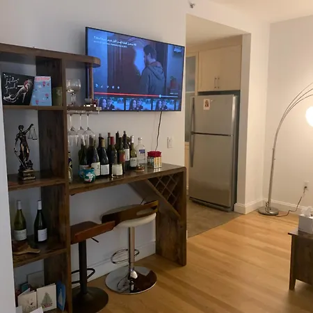 Homestay Street Large Private Bedroom ,high Speed Internet -female Only New York