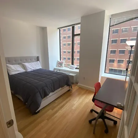 Homestay Street Large Private Bedroom ,high Speed Internet -female Only New York