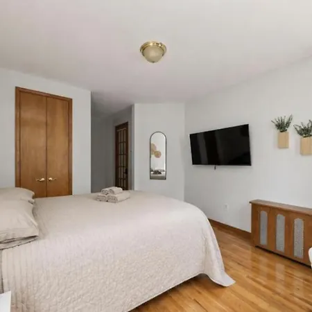 The Nyc Value Near Times Square & Broadway - Private With Shared Bathroom New York