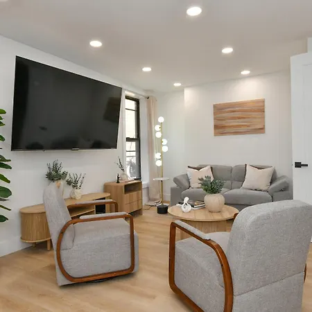 Aparthotel Chic 4br Stay-steps Away From Park New York