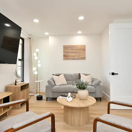 Aparthotel Chic 4br Stay-steps Away From Park New York