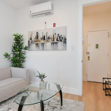 Chic 2br Stay-steps From Park 4*