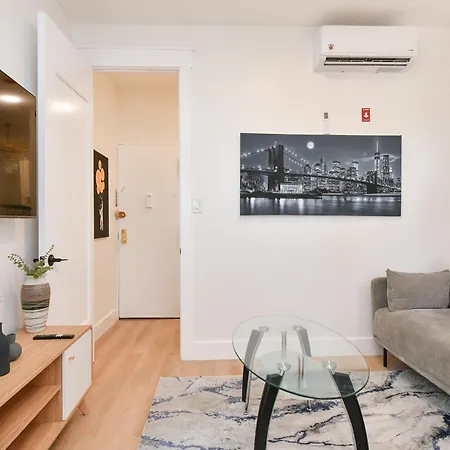 Modern 2br Near Park Aparthotel