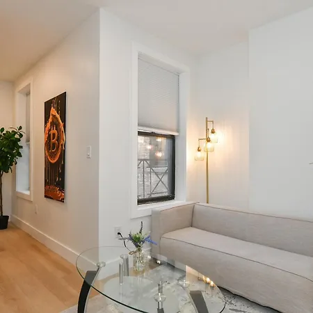 Chic 2br Stay-steps From Park Aparthotel New York