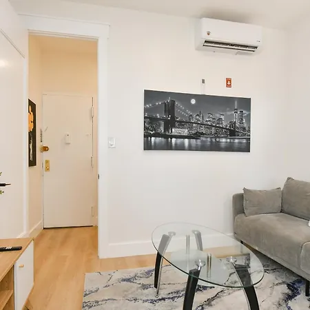 Aparthotel Modern 2br Near Park 2*