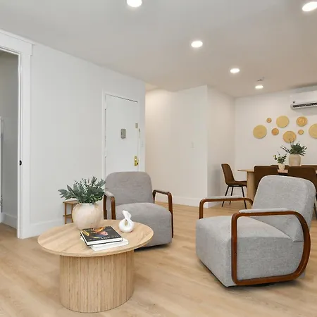 Chic 4br Stay-steps Away From Park Aparthotel New York