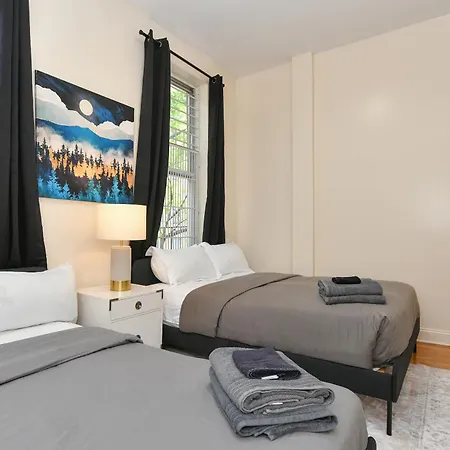 Stylish 2br Retreat North Of Park New York