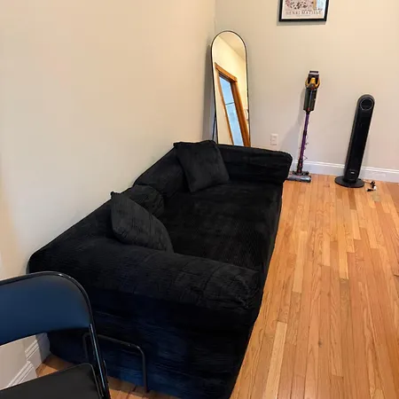 Chic Times Square 1br Entire - Private Kitchen & Bath - Hosts 4 Guest house *