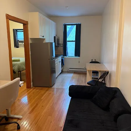 Chic Times Square 1br Entire - Private Kitchen & Bath - Hosts 4 Guest house *
