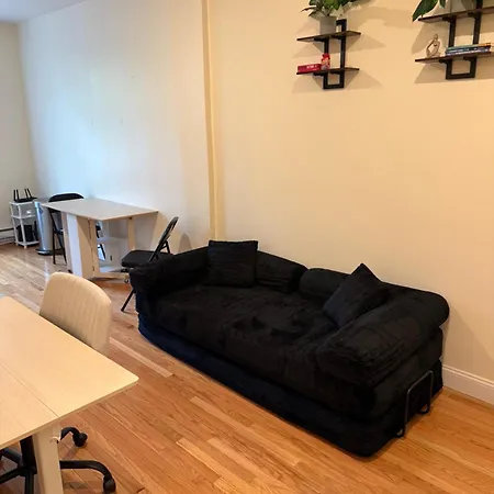 Guest house Chic Times Square 1br Entire - Private Kitchen & Bath - Hosts 4 *