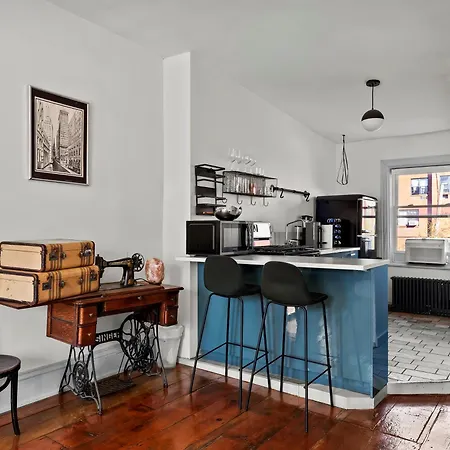 Holiday home Rove Travel - Alderman Terrace - Townhome With Patio New York