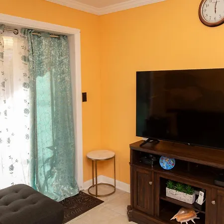 Timeless Elegance One Bedroom Holiday home *